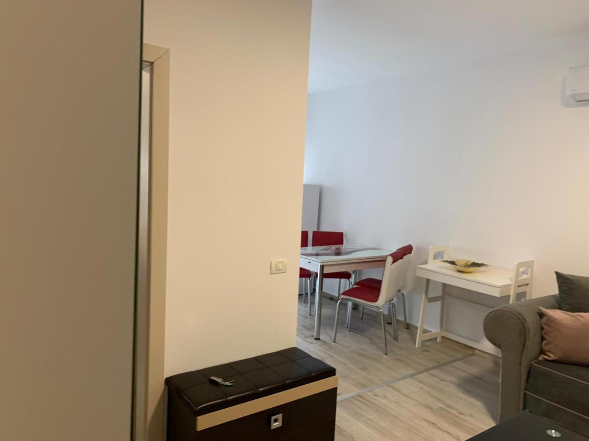 Apartament Cu 2 Camere Oradea Exterior photo